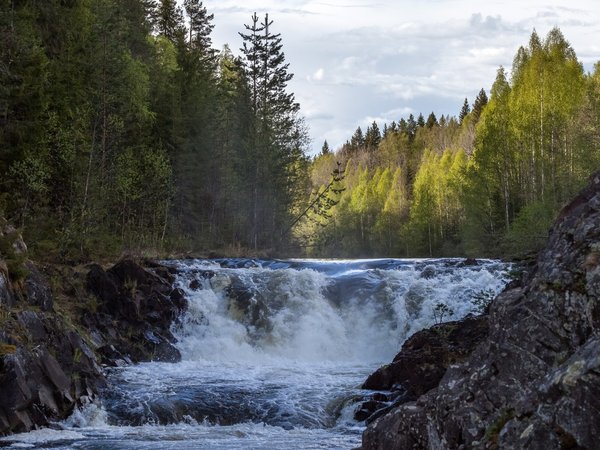 Сухие водопады и тивдийские мраморные ломки — из Петрозаводска