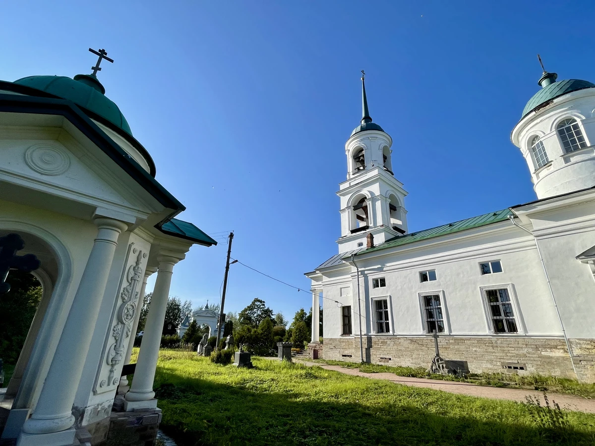 Из Петербурга — к целебным источникам и древним монастырям - фото 1