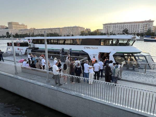 Из Лужников в «Зарядье» на электроходе: речная летопись Москвы