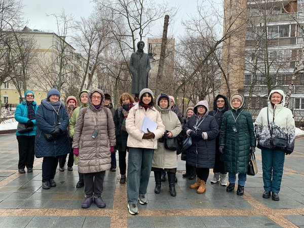 Гении, безумцы или функционеры: про литературу в центре Москвы - фото 4