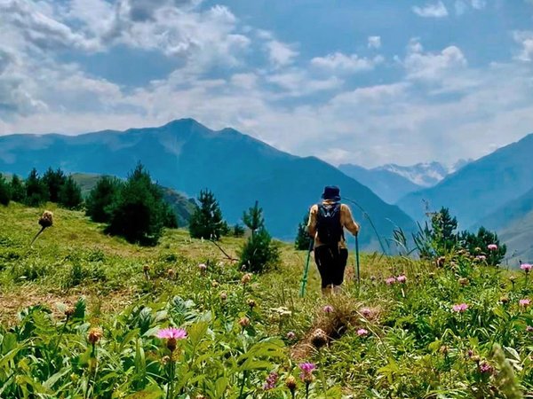 Семейный треккинг в Дигории с размещением в гостинице - фото 1