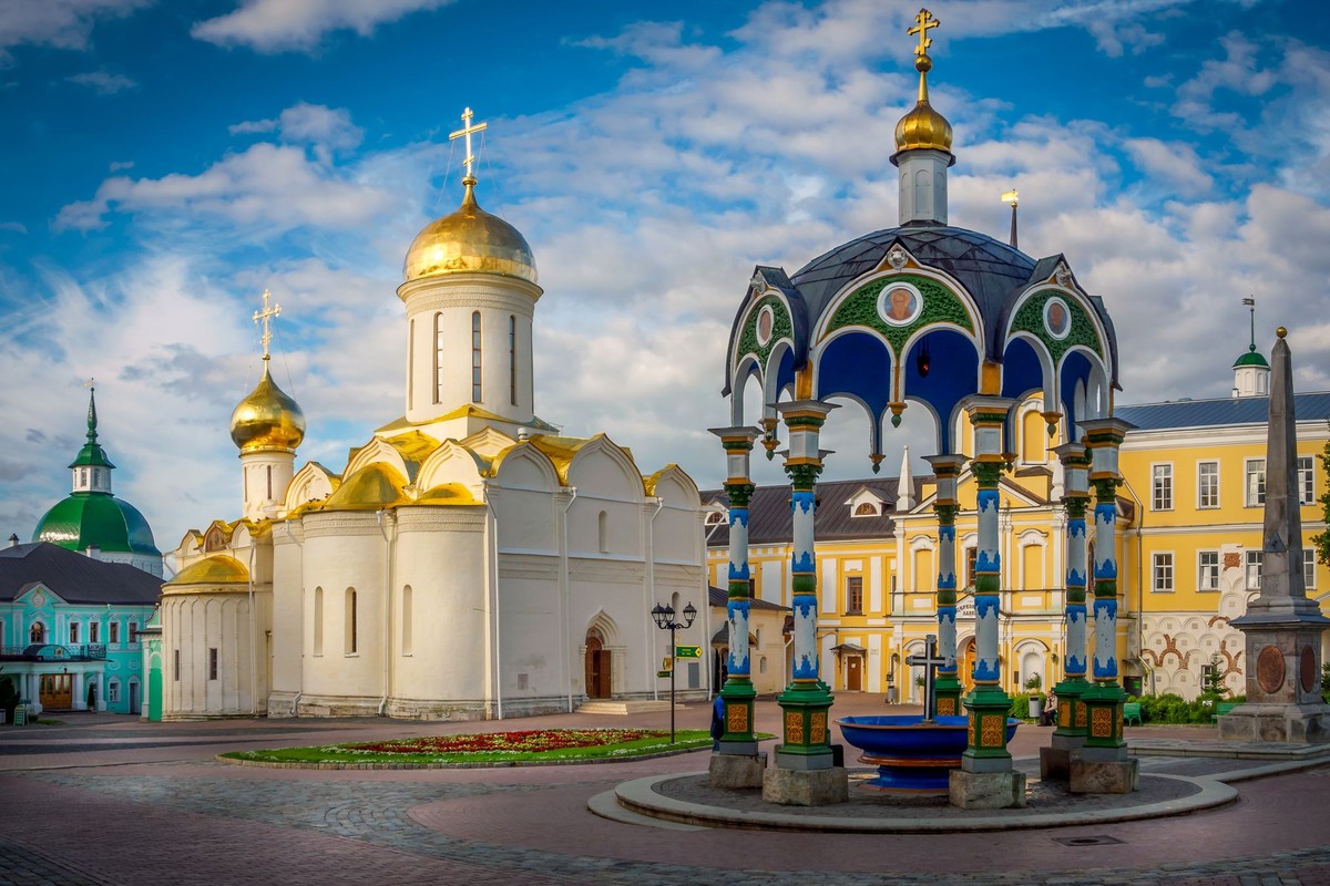 Город преподобного Сергия: экскурсия и подъём на колокольню - фото 2