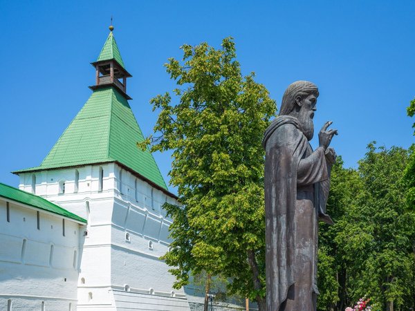Город преподобного Сергия: экскурсия и подъём на колокольню