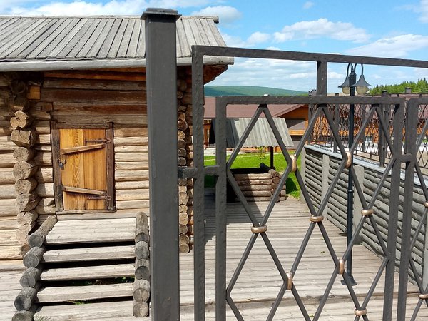 Из Иркутска — в село Анга: к чудотворным камням и старинным иконам - фото 3