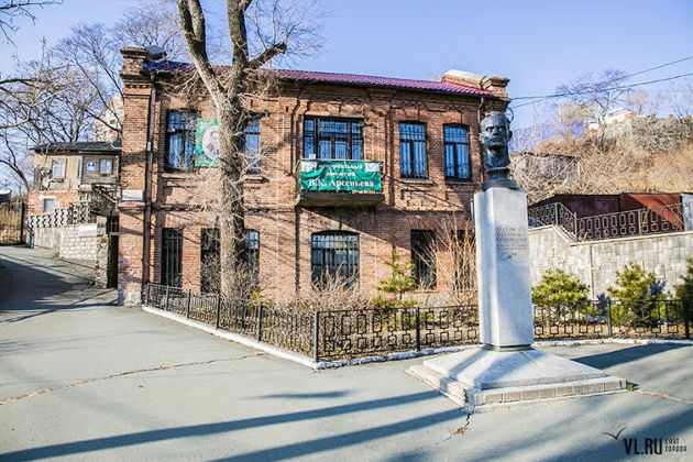Фото экскурсии - Прогулка по музеям Приморья с историческим уклоном и дегустацией вин под руководством сомелье в эстетичном месте - 7