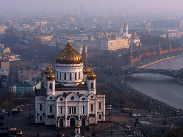 Храм Христа Спасителя и панорамы Москвы