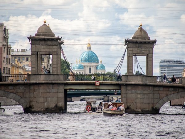 Вдоль Петроградской стороны на индивидуальной водной прогулке - фото 3