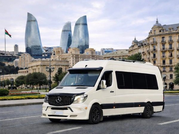 Трансфер из аэропорта в Баку на микроавтобусе - фото 1