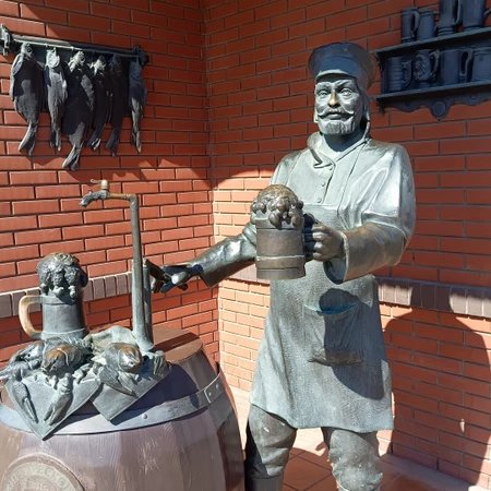 Обзорная прогулка по Самаре с посещением легендарного бара (18+)