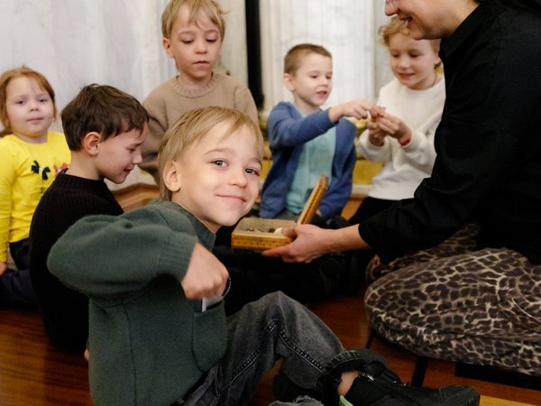 Экскурсия для детей «Каменная шкатулка Эрмитажа: малахит, лазурит и мозаика» - фото 2