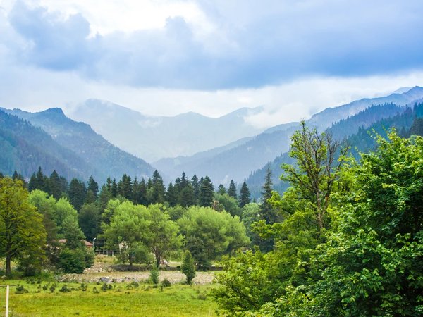 Рача-Лечхуми: природа и кухня Западной Грузии - фото 1