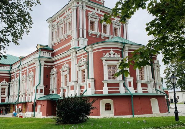 Пешеходная экскурсия в Новодевичий монастырь - фото 4