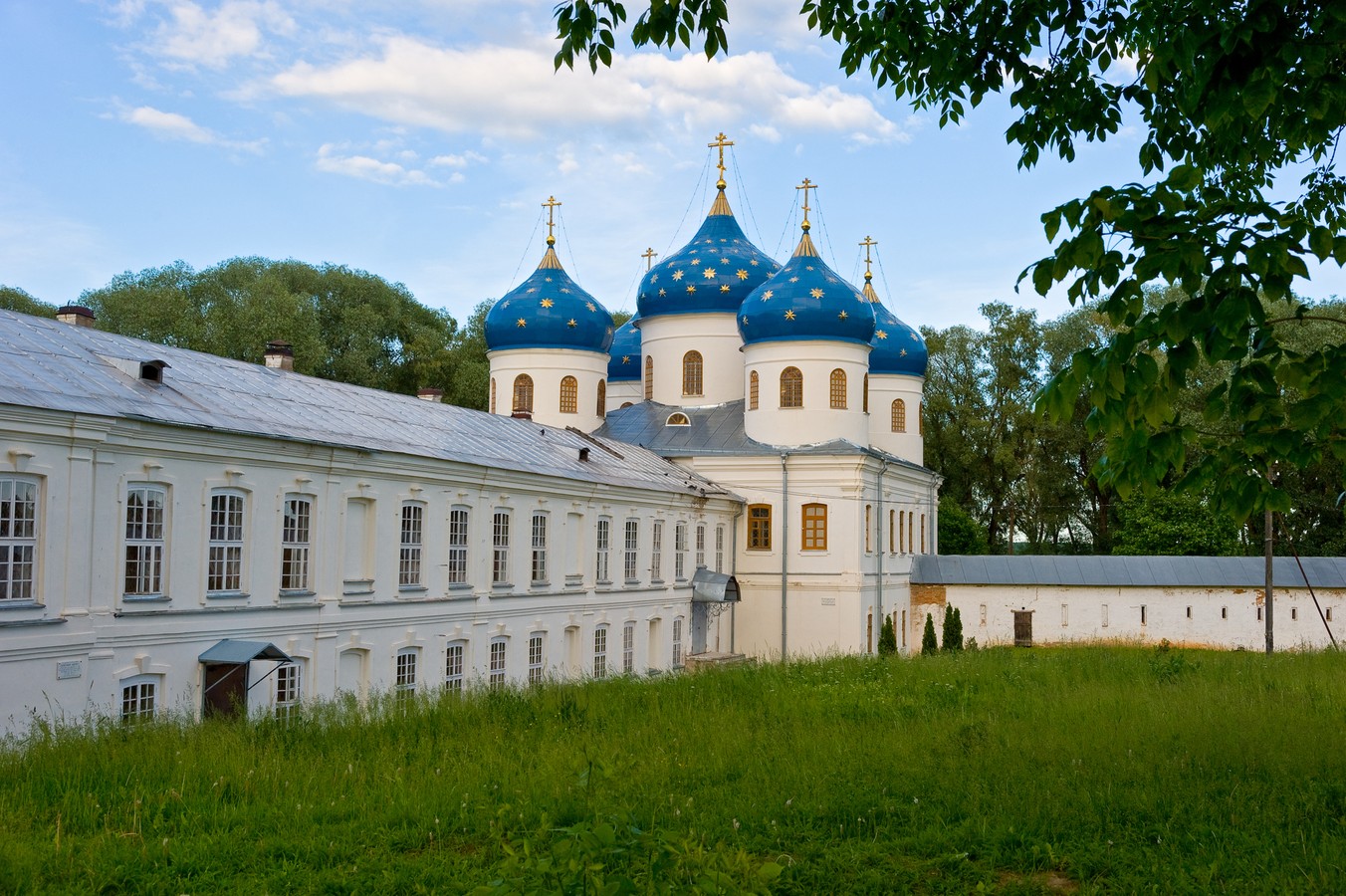 Великий Новгород и его удивительные окрестности (на вашем авто)