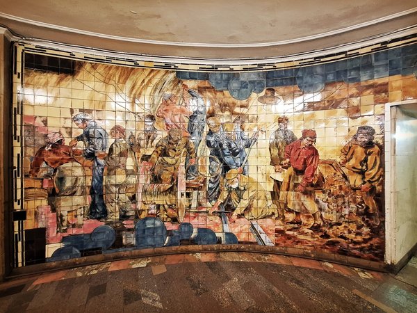 Метро Москвы — подземный город и его контрасты - фото 4