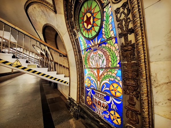 Метро Москвы — подземный город и его контрасты - фото 3