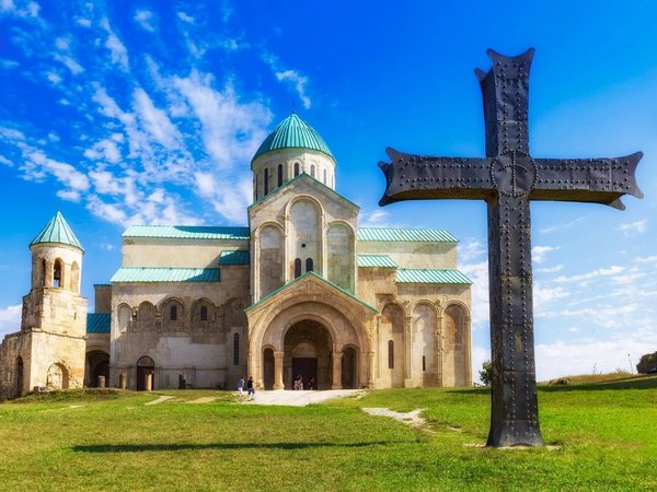 Наследие Грузии: трансфер и экскурсия из Кутаиси в Тбилиси или обратно