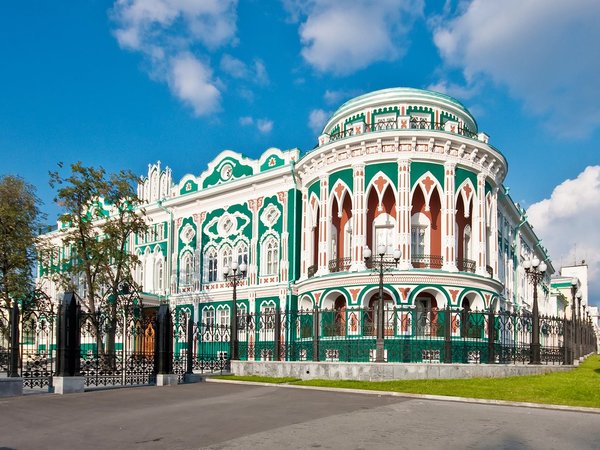 По Красной линии Екатеринбурга с одним из ее хранителей - фото 3