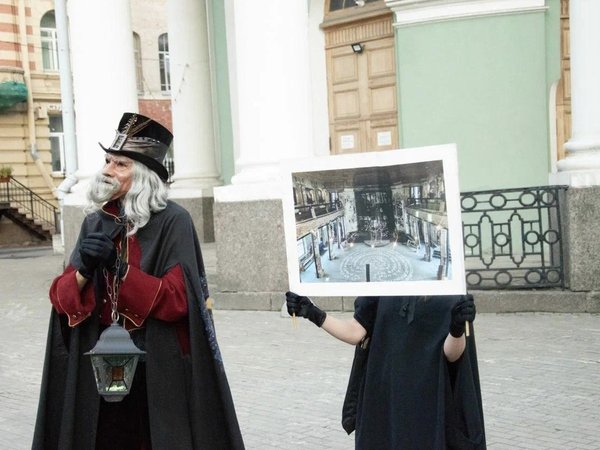 Спектакль-променад «Хранители города» с Фонарщиком Фаролеро