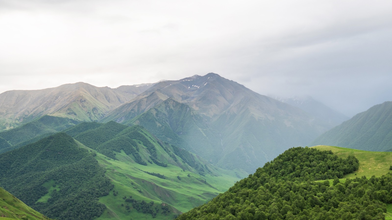 На джипе по достопримечательностям горного Сочи