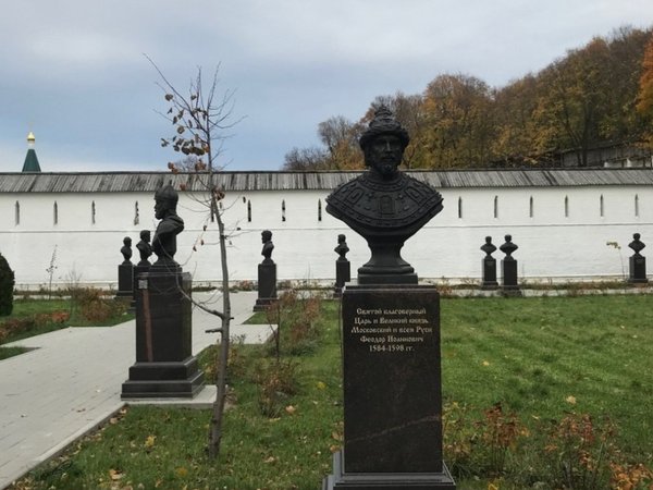 Уроки истории в Печерском монастыре: Рюриковичи и Романовы - фото 3