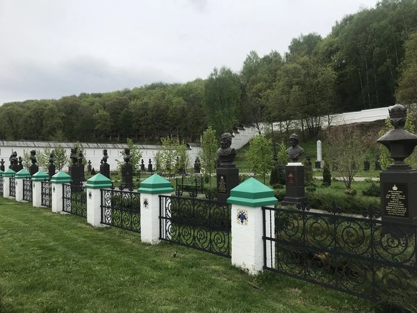 Уроки истории в Печерском монастыре: Рюриковичи и Романовы - фото 2