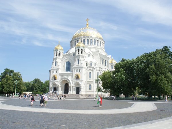 Групповая экскурсия в Ораниенбаум, Меншиковский дворец и Морской собор - фото 1