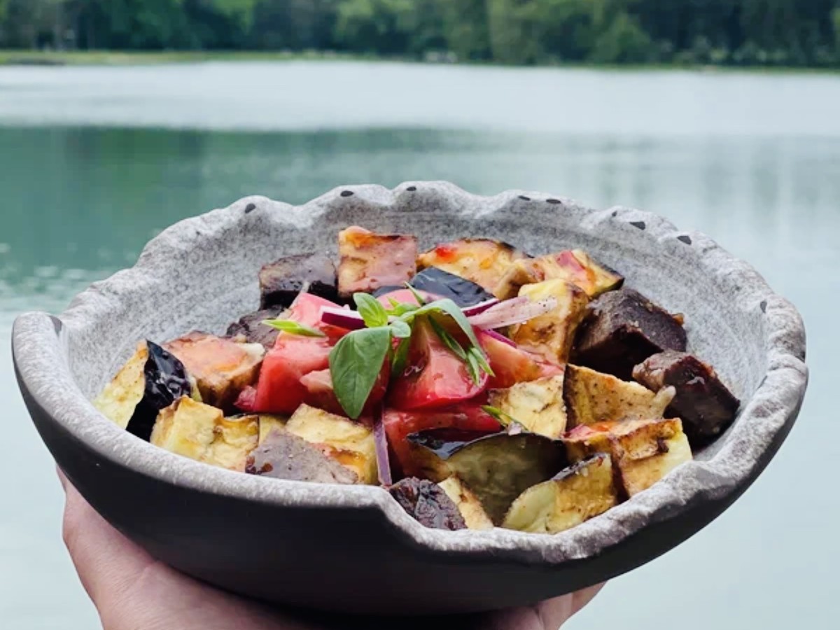 На Кавказ со вкусом и только в своей компании: национальные блюда в горах, Шато Эркен и конный клуб - фото 1