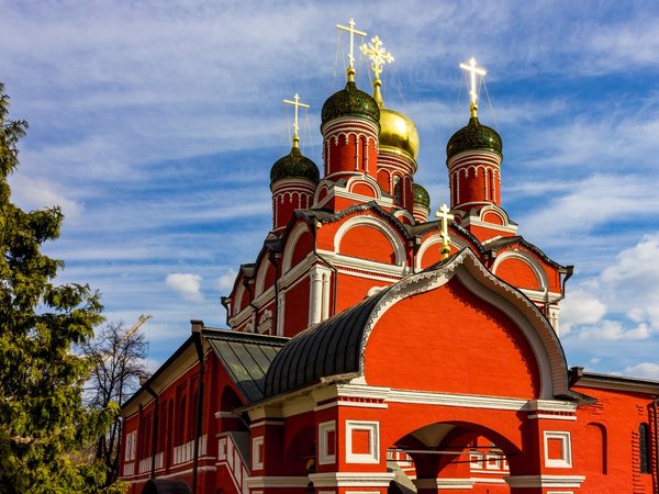 Высоко-Петровский монастырь и подъём на колокольню