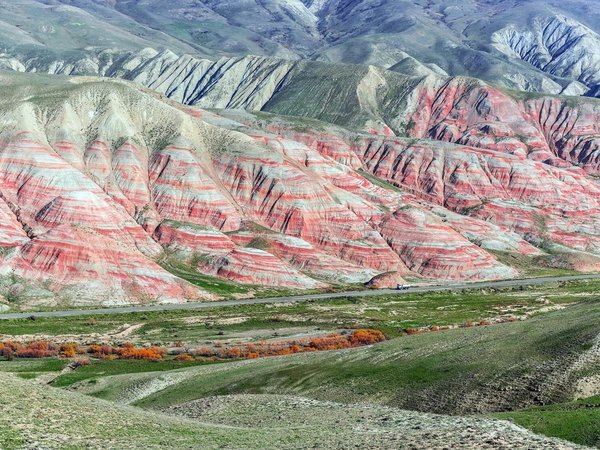 Многообразие Азербайджана: от древних ремёсел до небоскрёбов - фото 2