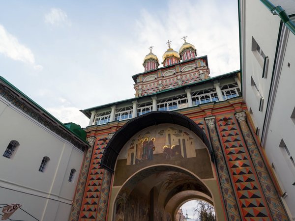Троице-Сергиева лавра и святыни города Александров: групповая экскурсия - фото 3