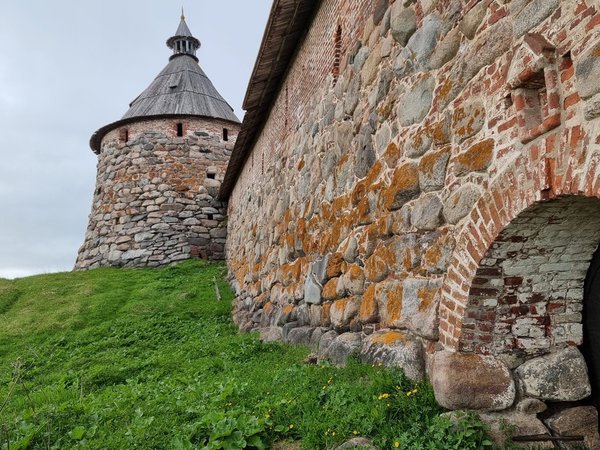 Ваше персональное путешествие вглубь веков: петроглифы, Кижи и Соловецкий монастырь - фото 2