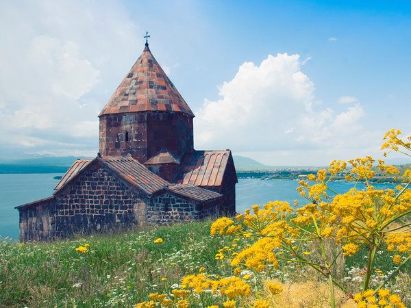 Древности, коньяк, вино и кино: вояж по Армении и Грузии с дегустациями