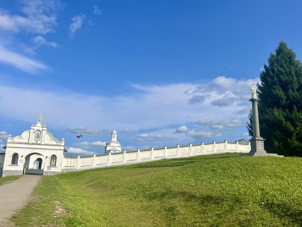 Из Петербурга — к монастырям и святому источнику - фото 4