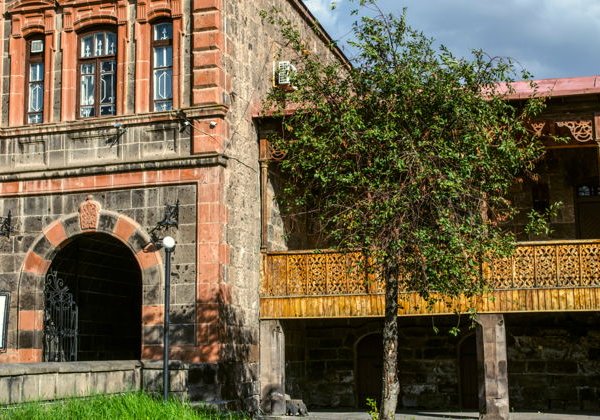 Город юмора, искусств и ремесел — прекрасный Гюмри - фото 3