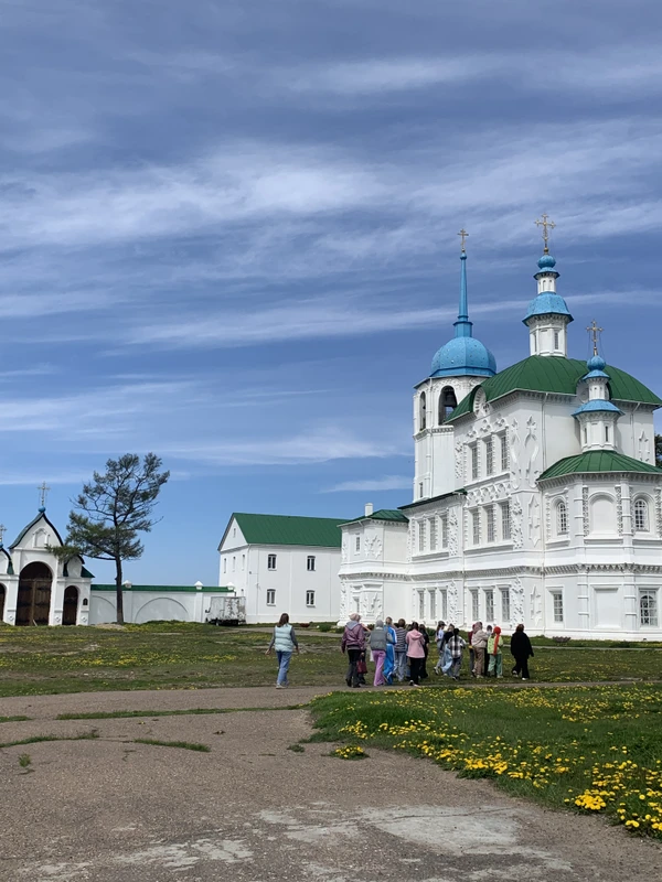 Сокровища Байкала: от природных видов до горячих источников