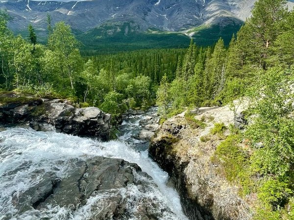 Из Мурманска в Хибины: озёра, фонтаны и водопад реки Рисйок - фото 2