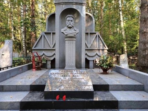 По Заельцовскому кладбищу в Новосибирске - фото 3