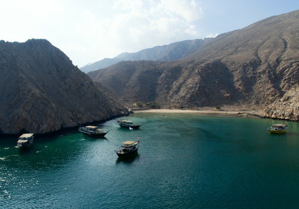 Морской круиз в Оман-Мусандам: катание на ватрушке, рыбалка, снорклинг