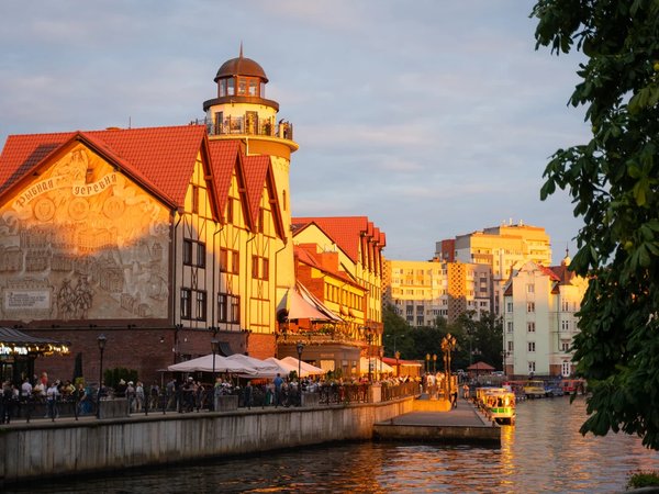 Вечерний Калининград: готика, вода и огни - фото 1
