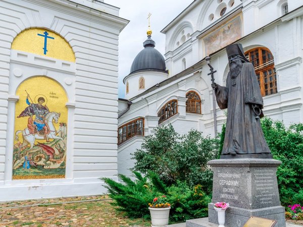 Из Москвы — в древний Дмитров (с теплоходной прогулкой и обедом на борту) - фото 1