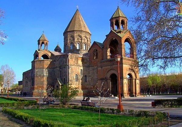 Св. Эчмиадзин (церкви св.Гаяне и св.Рипсиме),Кафедральный собор, Звартноц - фото 4