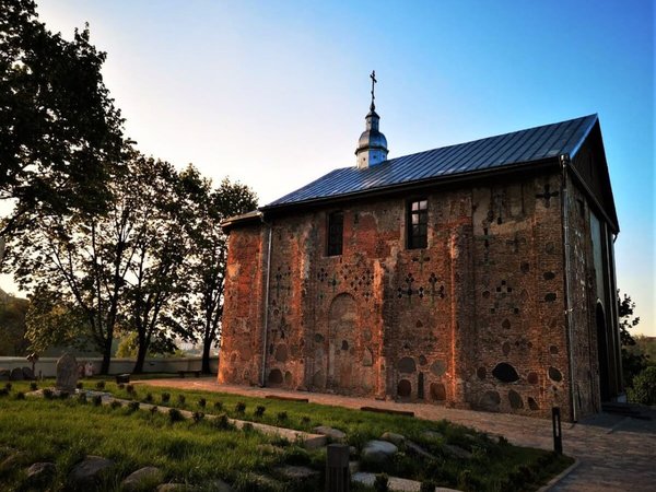 Трансфер из Минска — в Лидский замок, Мурованку и королевский Гродно