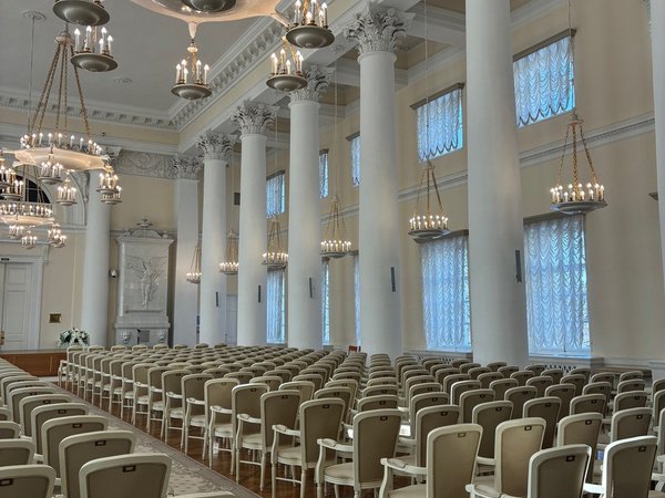 Школа фрейлин, штаб-квартира Ленина и бункер Жданова: двухвековая история Смольного - фото 3