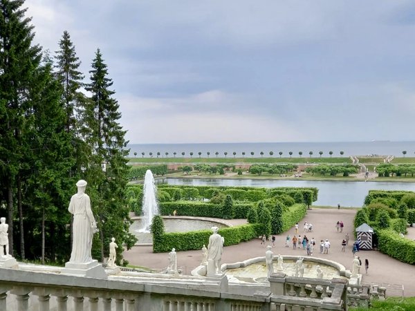 Из Петербурга — в блистательный Петергоф - фото 3