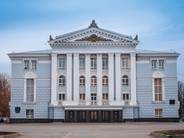 Вокруг Театрального сквера - фото 1