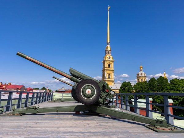 Полуденный выстрел: прогулка на катере к бастиону Петропавловской крепости - фото 1