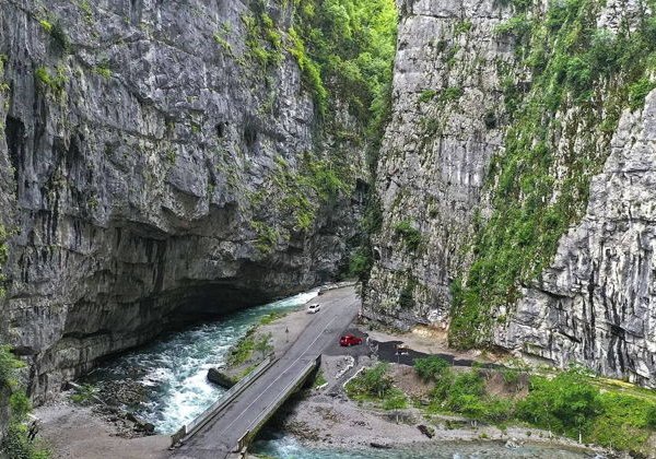 Эксклюзив джип-тур: "Гегский водопад, Рица и Альпийские луга" - фото 3
