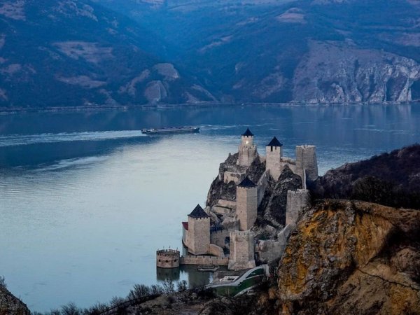 Дунай и Джердап: где река встречает историю - фото 1