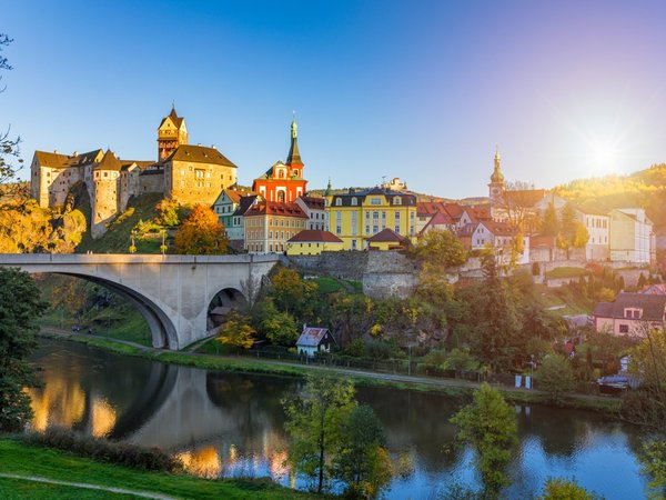 Легенды замка Локет и курортная гармония Карловых Вар — из Праги - фото 2