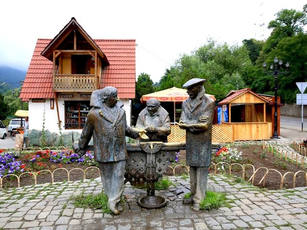 Дилижан, озеро Парз, монастырь Макараванк и винодельня Иджевана — из Еревана - фото 2